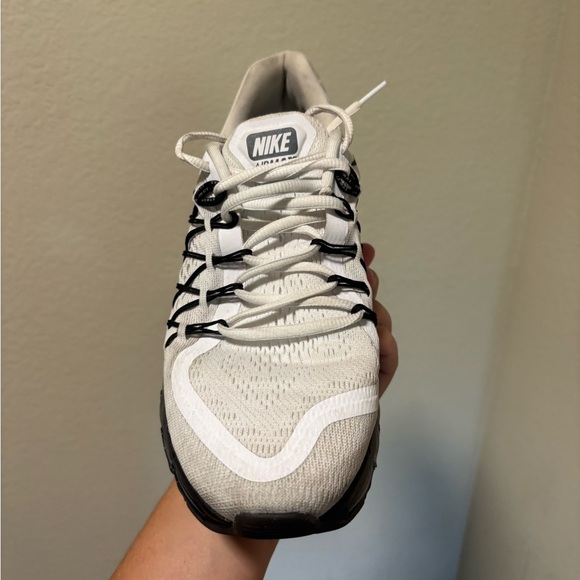 Nike Air Max White and Black Running Shoes - Picture 2 of 9